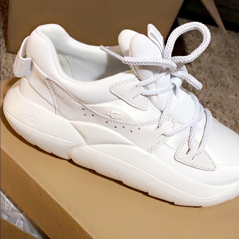 UGG LA Cloud Lace Sneakers-Brand New